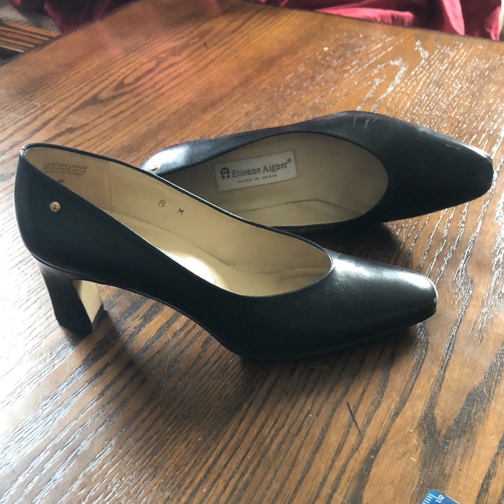 Etienne Aigner Taylor pumps